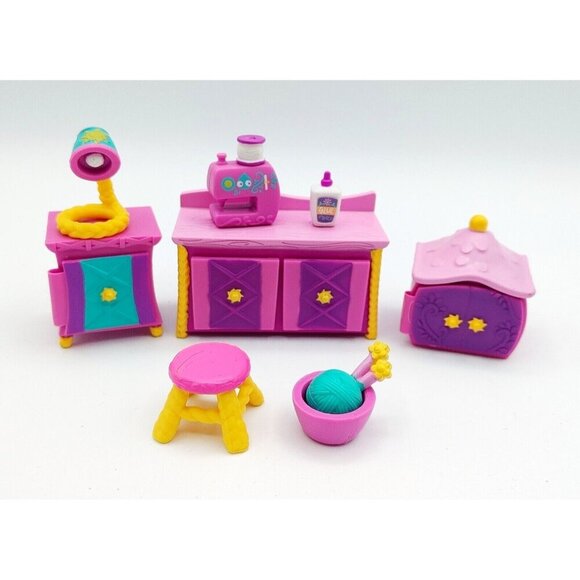 Shopkins Happy Places Disney Rapunzel Arts & Crafts Replacement Pieces - Picture 1 of 7
